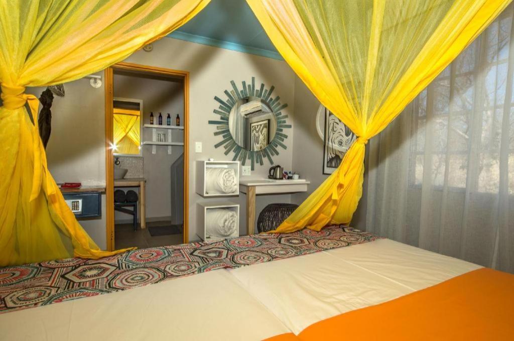 Etosha Safari Camp, Etosha National Park, Namibia Hotel Okaukuejo Ngoại thất bức ảnh